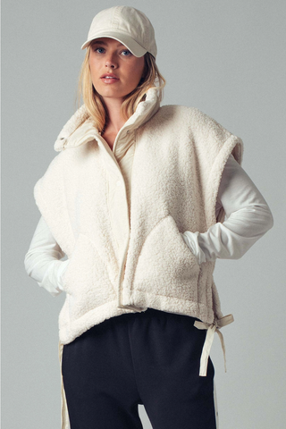 Quilted Collar Boxy Sherpa Vest - Ivory