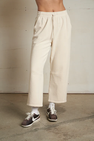Fallon - Structured Fleece Barrel Pants - Sugar