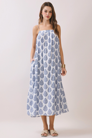 Printed Flowy Silhouette Side Pockets Maxi Dress - White and Blue